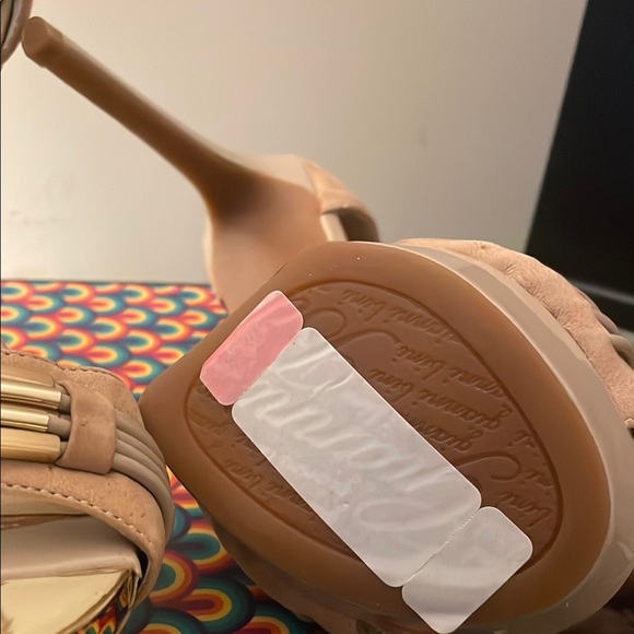 Gianni Bini Women's Tan Heels - Picture 4 of 8